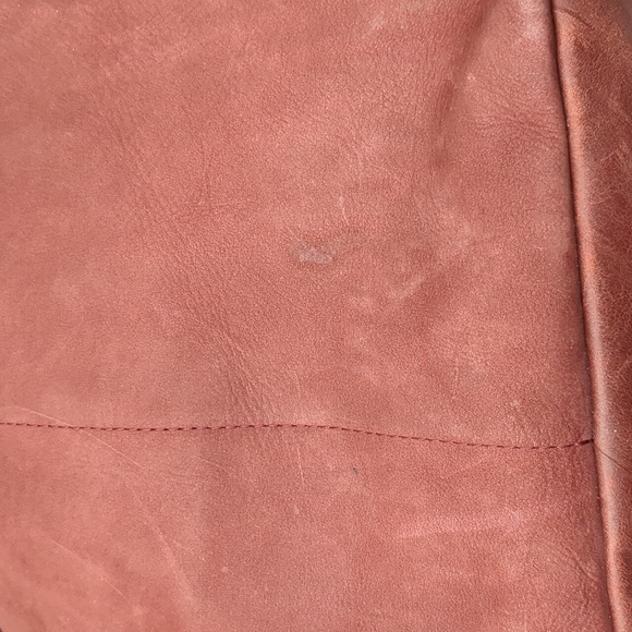 Fashionable Leather Tote - Picture 16 of 16